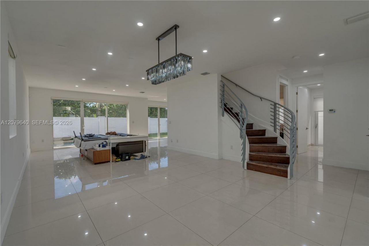 9870 NW 74th Ter, Doral, FL 33178 Photo