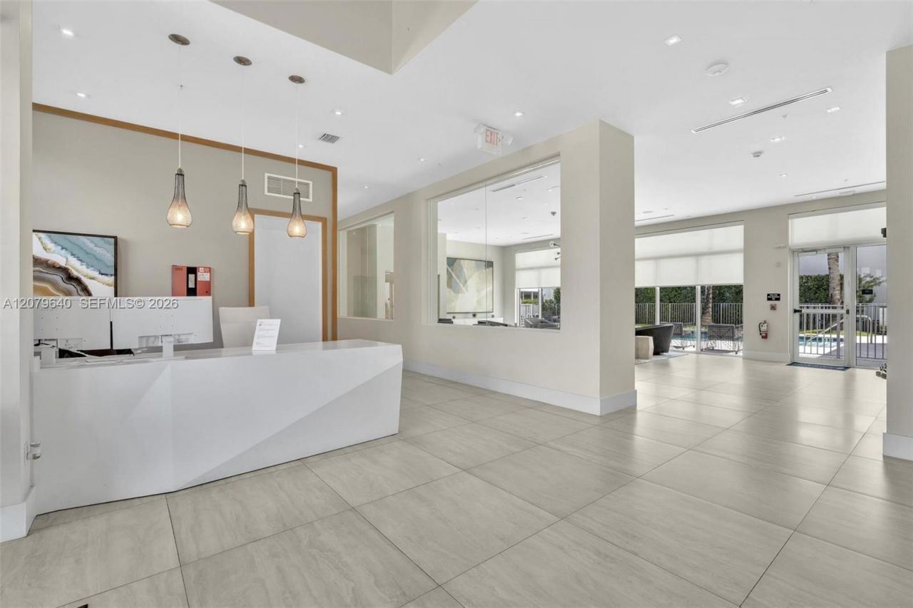 9870 NW 74th Ter, Doral, FL 33178 Photo