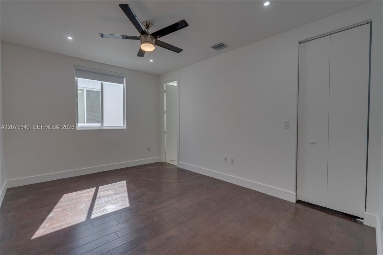 9870 NW 74th Ter, Doral, FL 33178 Photo