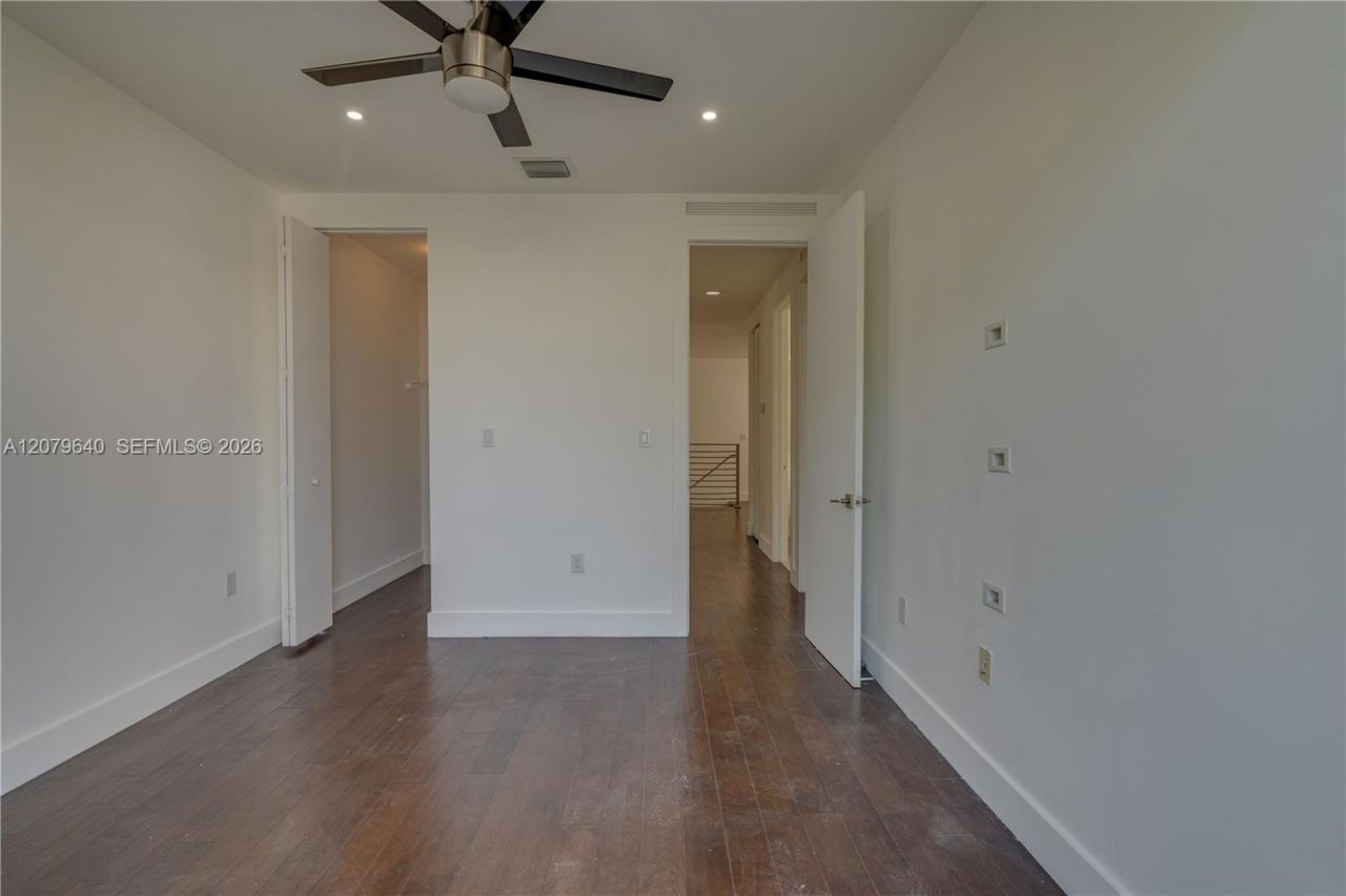 9870 NW 74th Ter, Doral, FL 33178 Photo