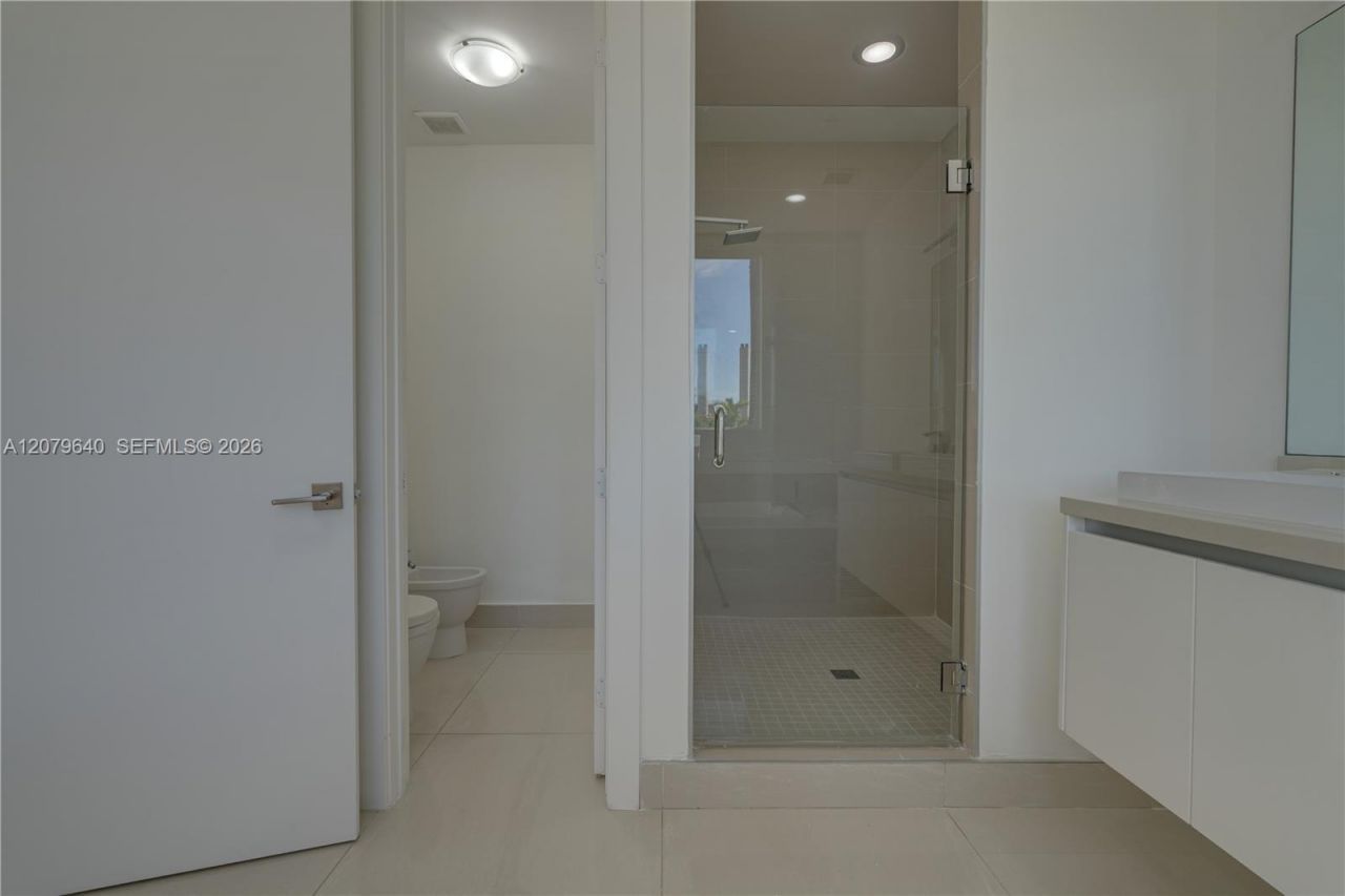 9870 NW 74th Ter, Doral, FL 33178 Photo