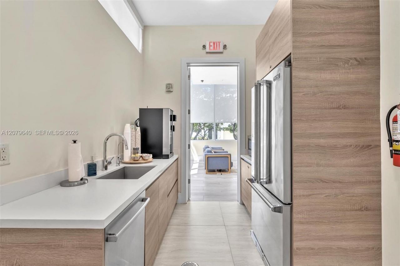 9870 NW 74th Ter, Doral, FL 33178 Photo