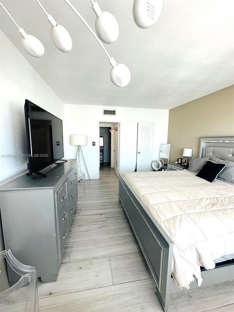 1000 West Ave, Unit PH27, Miami Beach, FL 33139 Photo