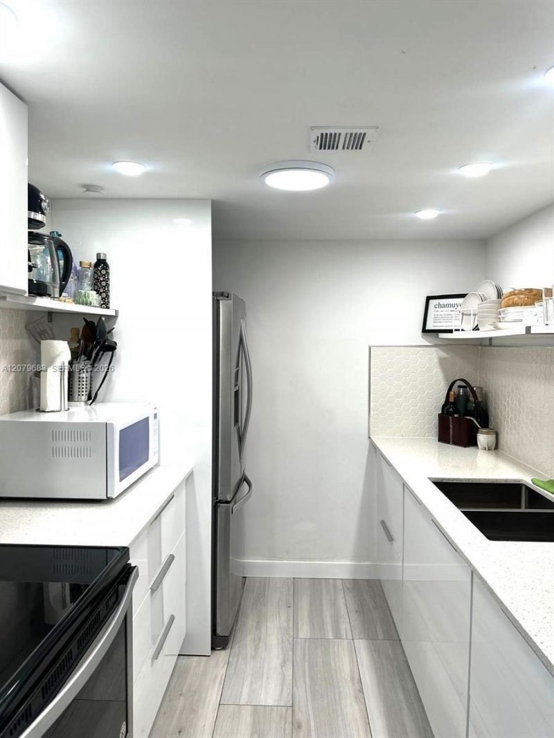 1000 West Ave, Unit PH27, Miami Beach, FL 33139 Photo