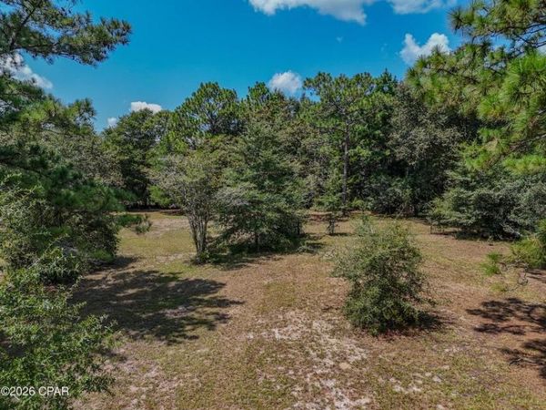 208 Kings Lake Boulevard, DeFuniak Springs, FL 32433