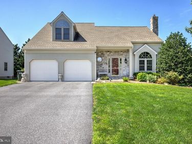 108 WILLOW RIDGE, NEW HOLLAND, PA 17557