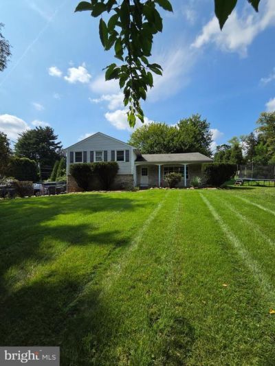 2064 VALLEY ROAD, HUNTINGDON VALLEY, PA 19006