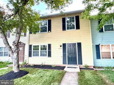 8658 WOODHUE COURT, MANASSAS PARK, VA 20111