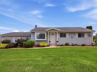 3274 S Carr Road, Apple Creek, OH 44606