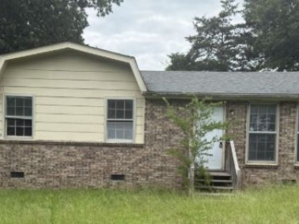 140 Myatt Dr , Madison, TN 37115
