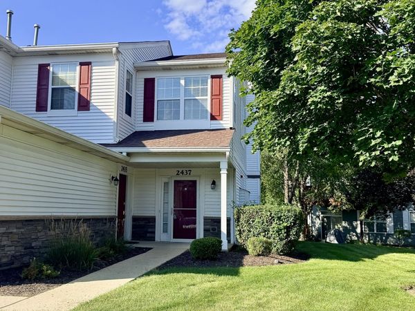 2437 Oneida Lane , Unit 2437, Naperville, IL 60563