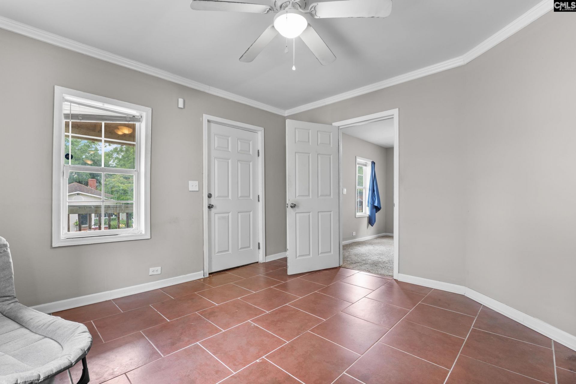 1120 Tree Street  Photo 6