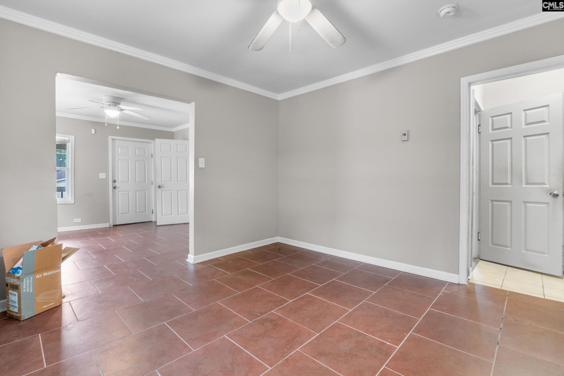 1120 Tree Street  Photo 8