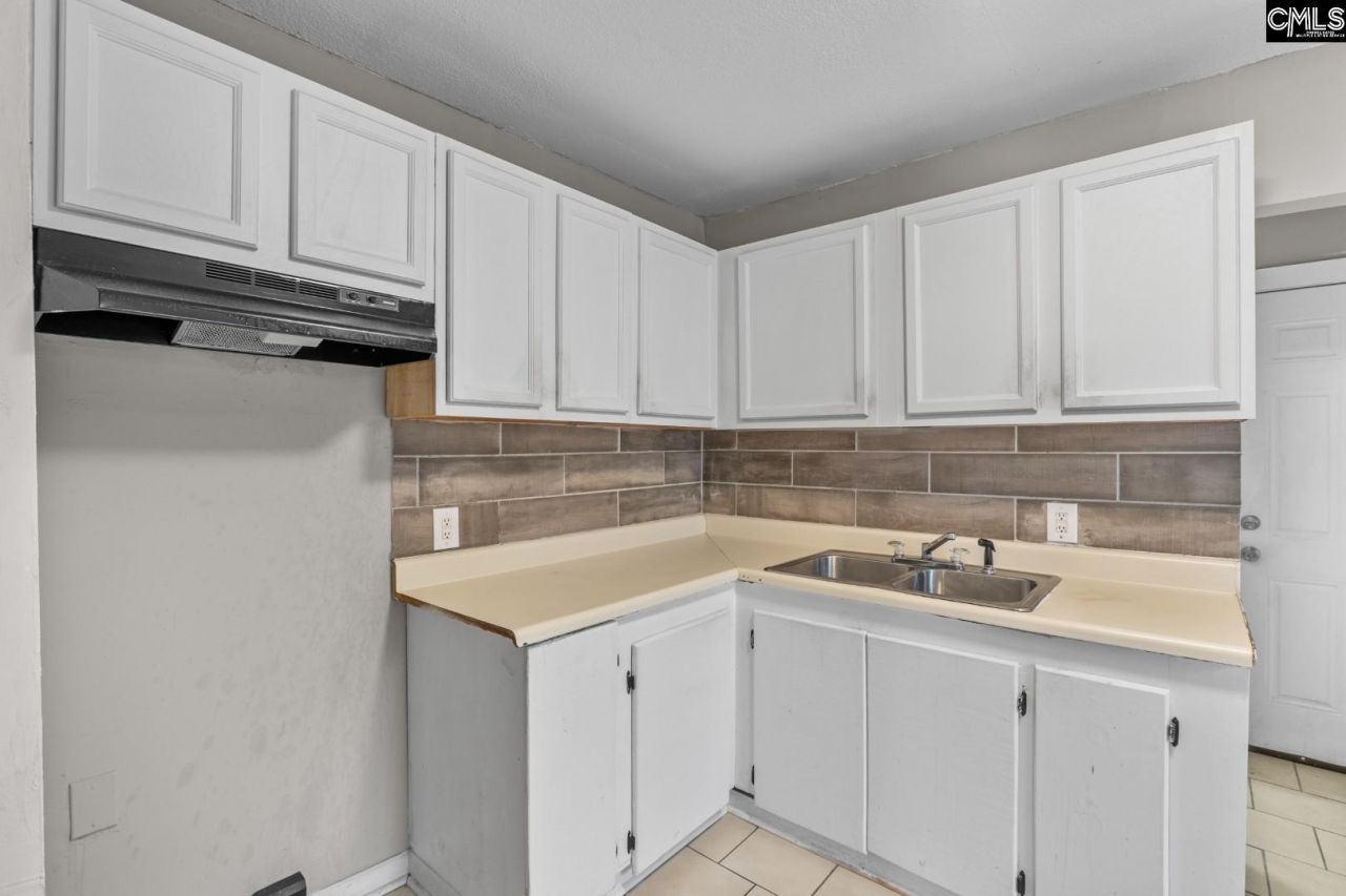 1120 Tree Street  Photo 9