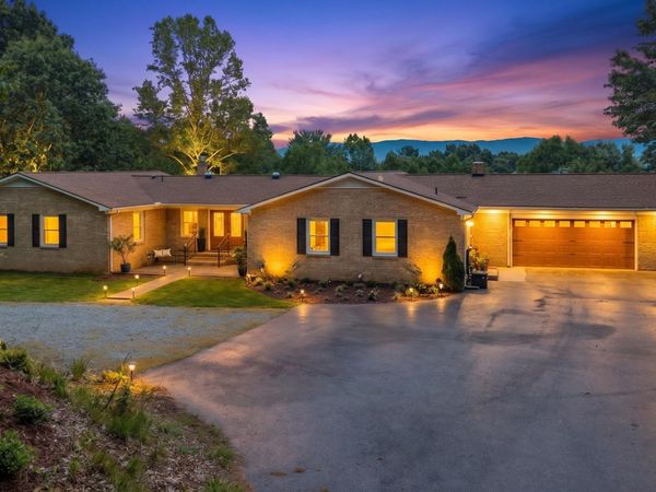4800 Wade RD, Roanoke, VA 24018