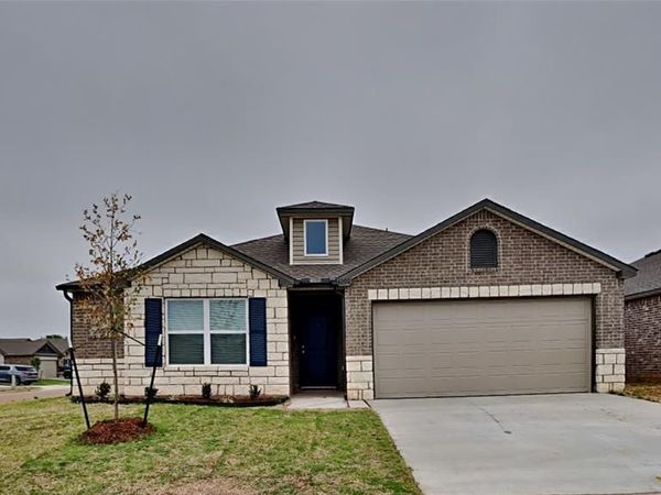 4000 Dutch Lane, Mustang, OK 73064