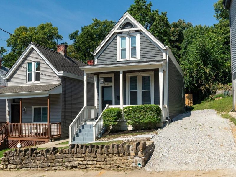 2621 Hackberry Street, Cincinnati, OH 45206 Photo 3