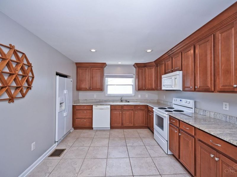 3919 Belfast Avenue, Sycamore Township, OH 45236 Photo 3