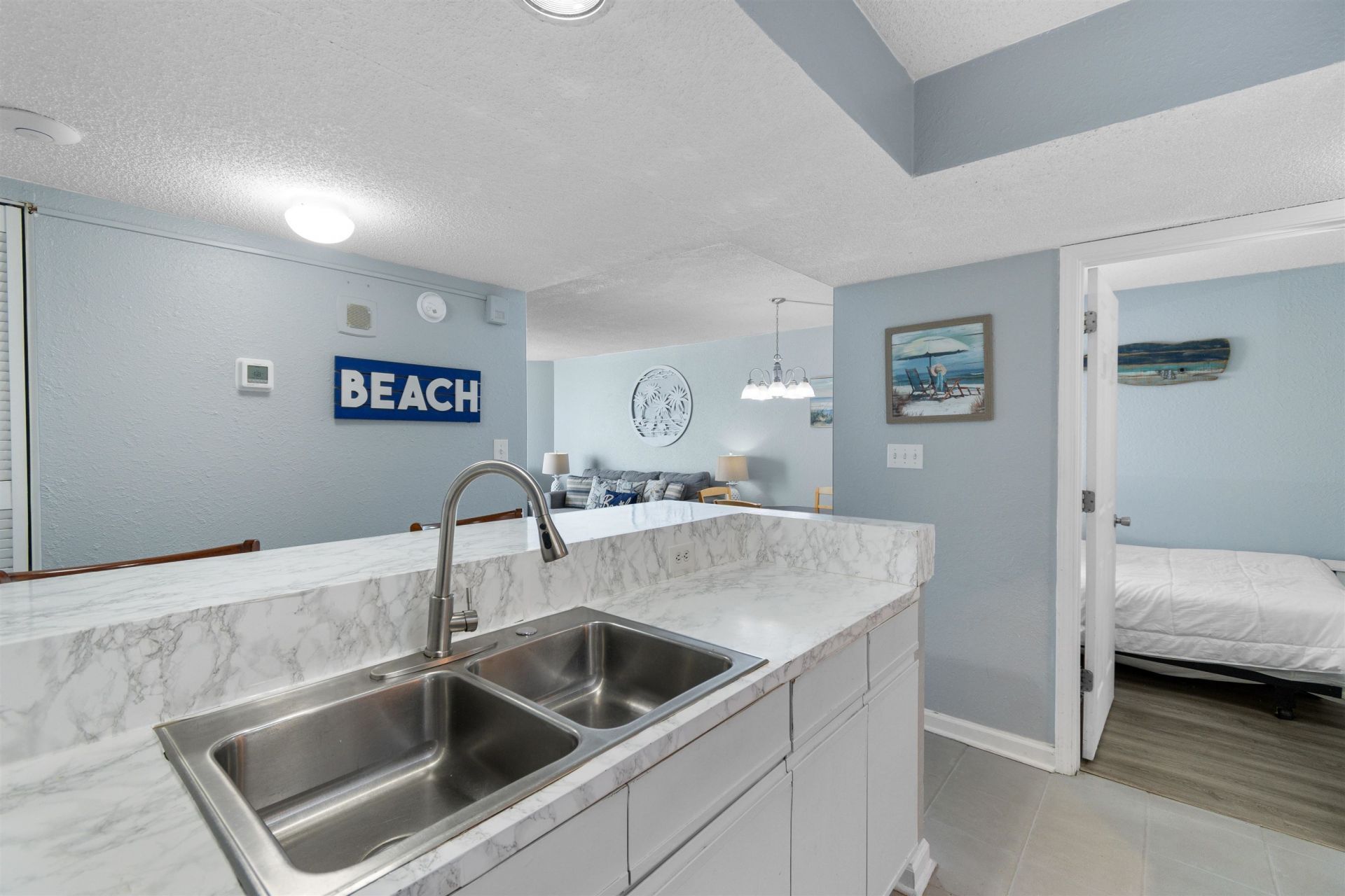 9550 Shore Dr. Photo 10