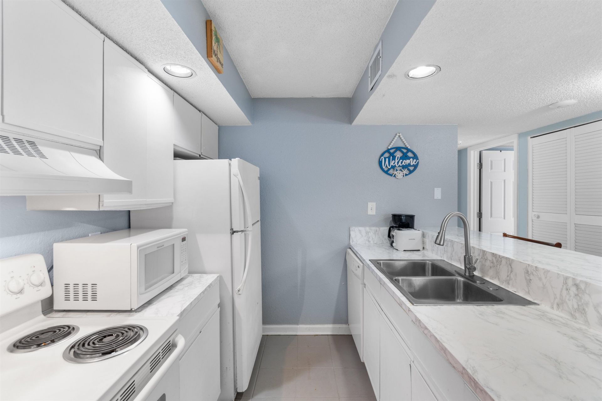9550 Shore Dr. Photo 7