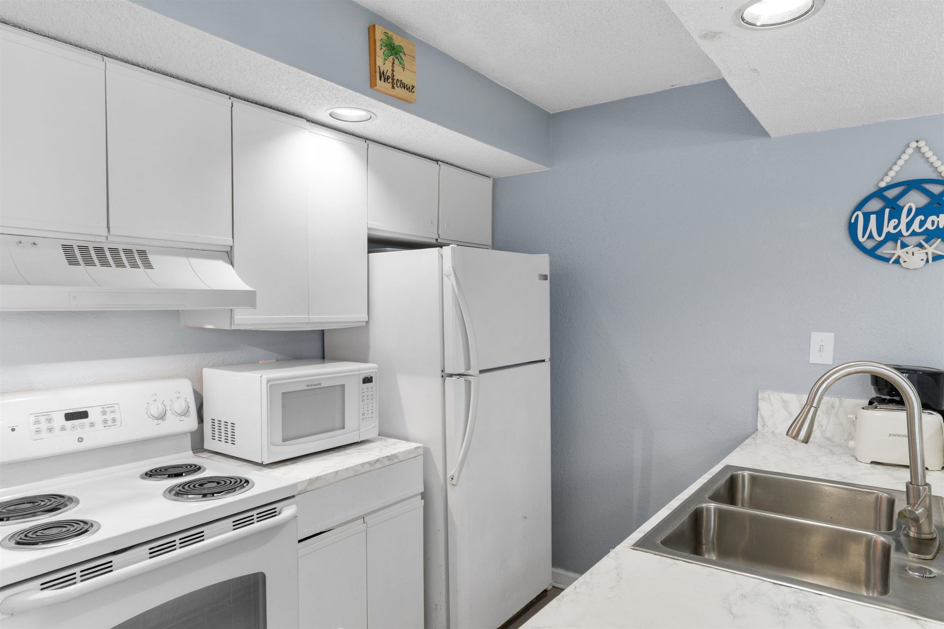9550 Shore Dr. Photo 8