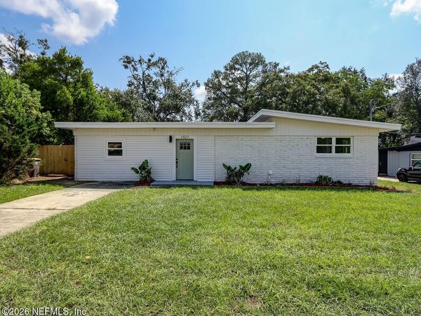 1927 FOURAKER Road, Jacksonville, FL 32210