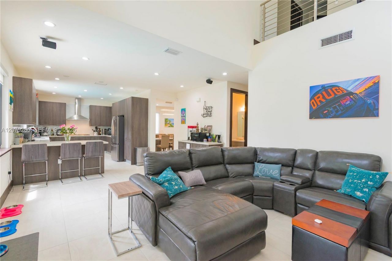 5778 SW 33rd St , Miami, FL 33155 Photo