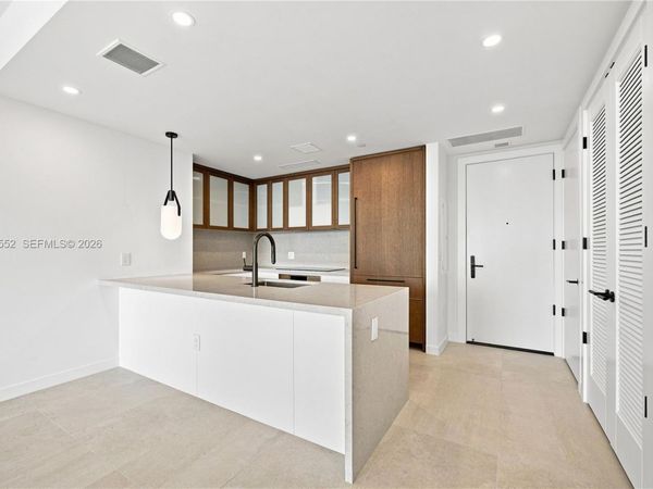 2200 Brickell Ave , Unit 413, Miami, FL 33129