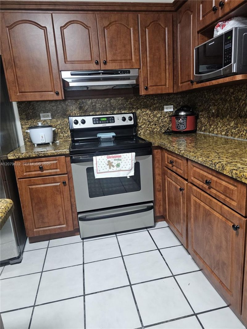 6847 SW 13th St , Miami, FL 33144 Photo
