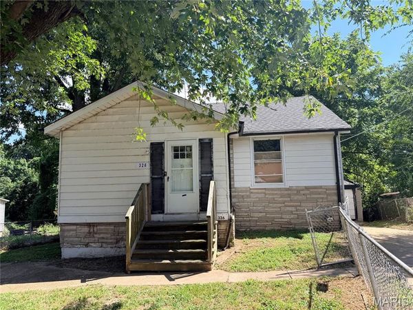 326 Midridge Drive, St Louis, MO 63137