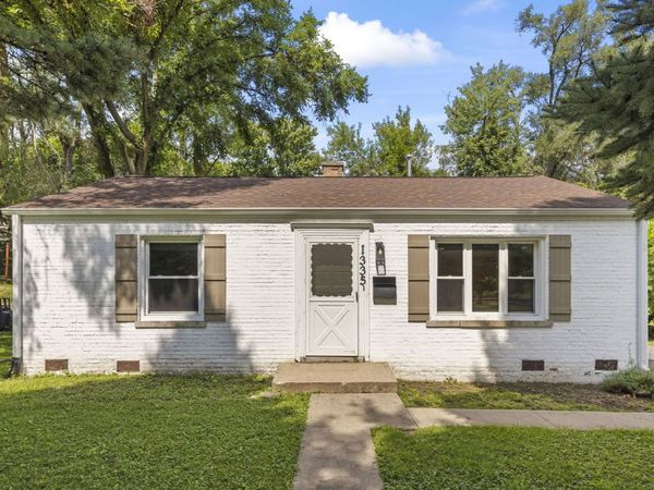 1335 College Avenue , Wheaton, IL 60187