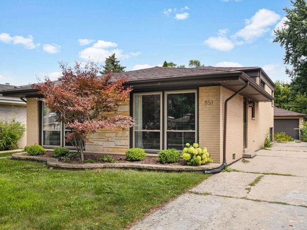 851 Long Road , Glenview, IL 60025