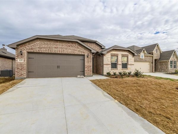 635 Frio Lane, Aubrey, TX 76227