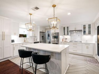 2711 Alco Avenue, Dallas, TX 75211