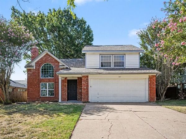 307 Hopewell Street, Grand Prairie, TX 75052