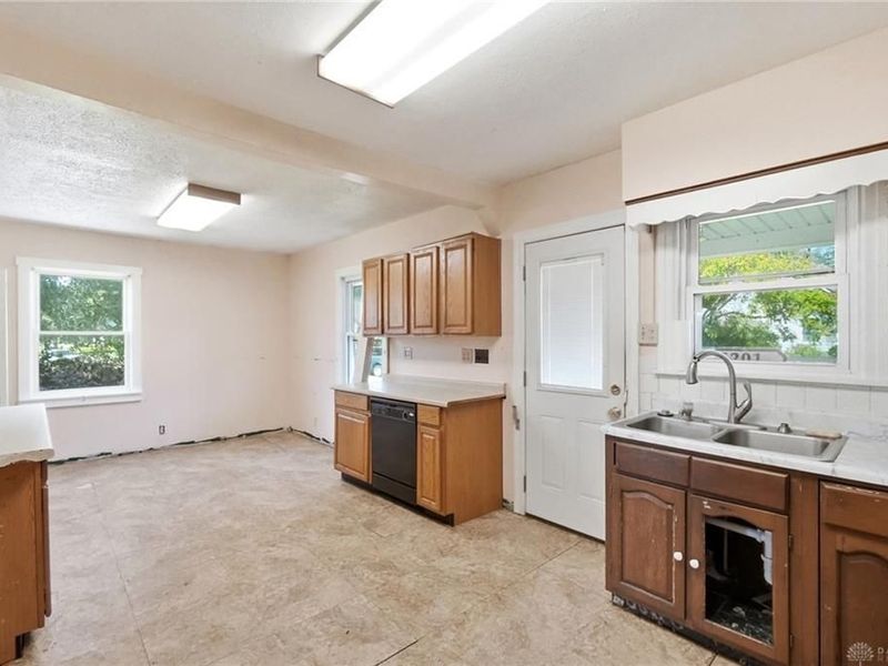 5201 Lindbergh Boulevard, West Carrollton, OH 45449 Photo 9