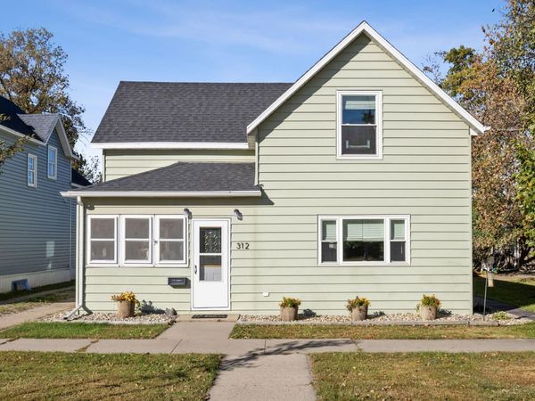 312 Langer Avenue S, Casselton, ND 58012