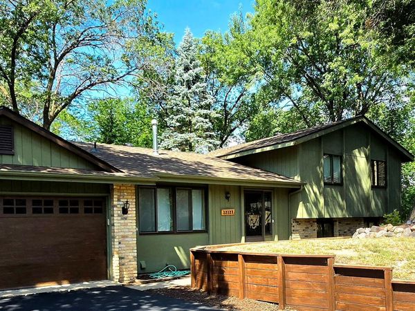 12123 Red Oak Court S, Burnsville, MN 55337