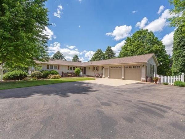 20642 528th Avenue , Lake Crystal, MN 56055