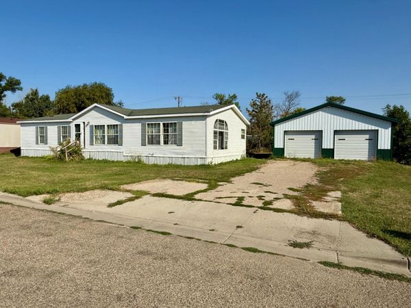 1226 9th Street SW, Valley City, ND 58072