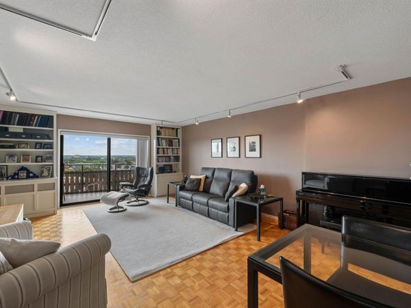 400 Groveland Avenue , Unit 1208, Minneapolis, MN 55403
