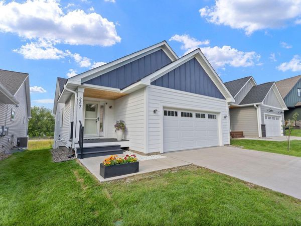 257 Mccarrons Place W, Roseville, MN 55113