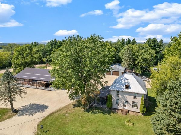 S3165 County Road M, Fountain City, WI 54629
