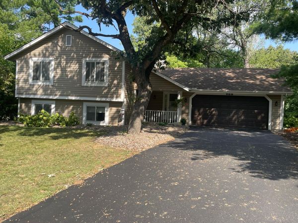900 Lacota Lane, Burnsville, MN 55337