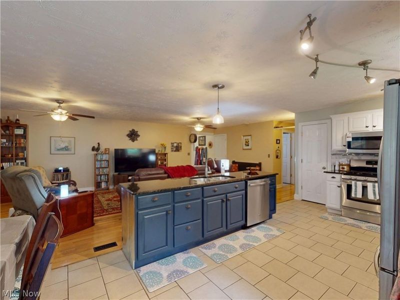 1083 Dock Road, Madison, OH 44057 Photo 9