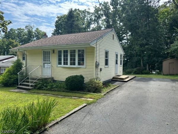 97 Cayuga Ave, Rockaway, NJ 07866