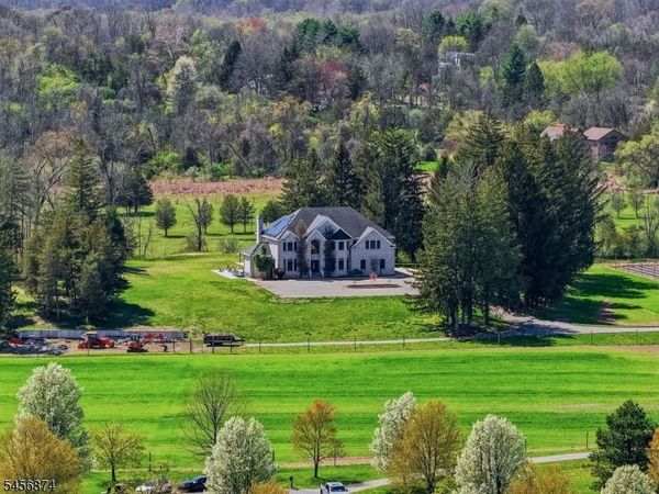 10 Old Forge Rd, Green, NJ 07821