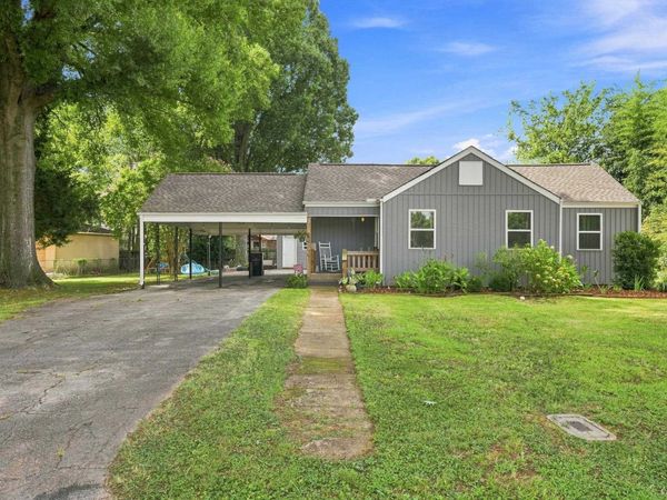 608 Florence Ave, Muscle Shoals, AL 35661