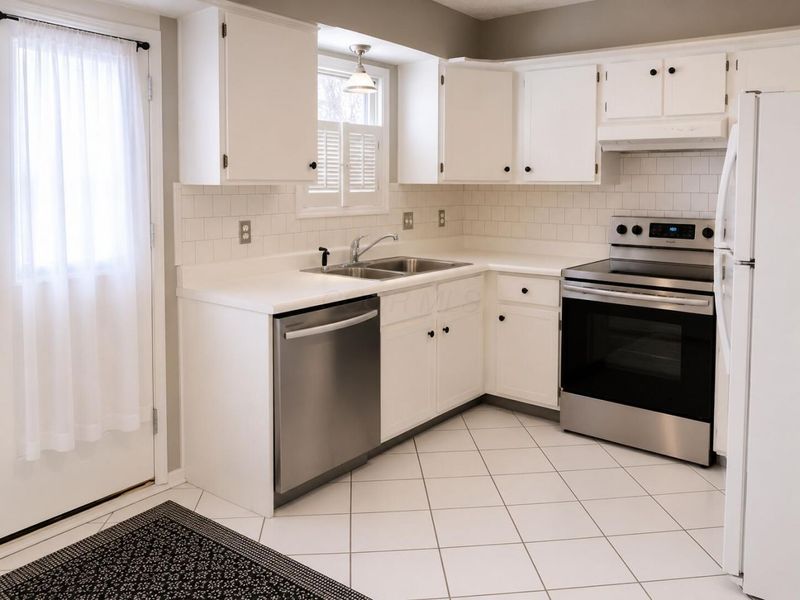 4682 Merrifield Place , Unit 55, Columbus, OH 43220 Photo 5