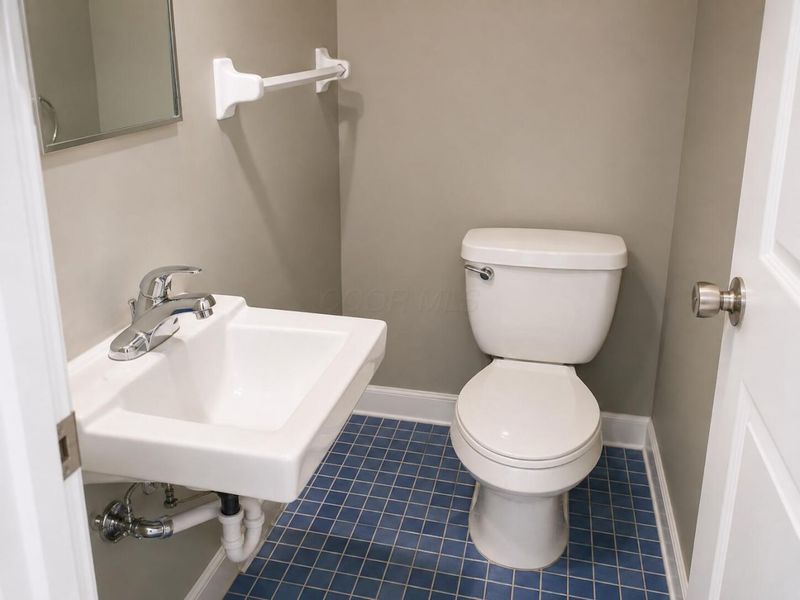 4682 Merrifield Place , Unit 55, Columbus, OH 43220 Photo 8